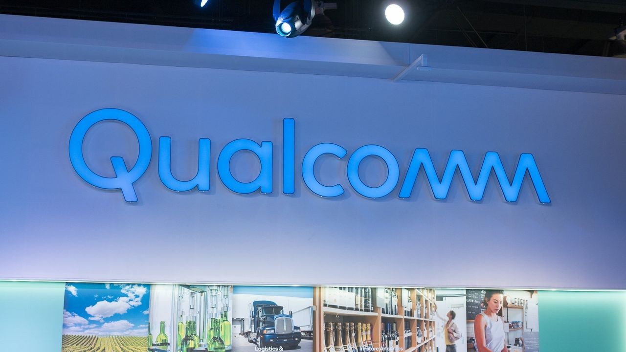 Qualcomm Puts AI Cores Inside Its Next Mobile GPU