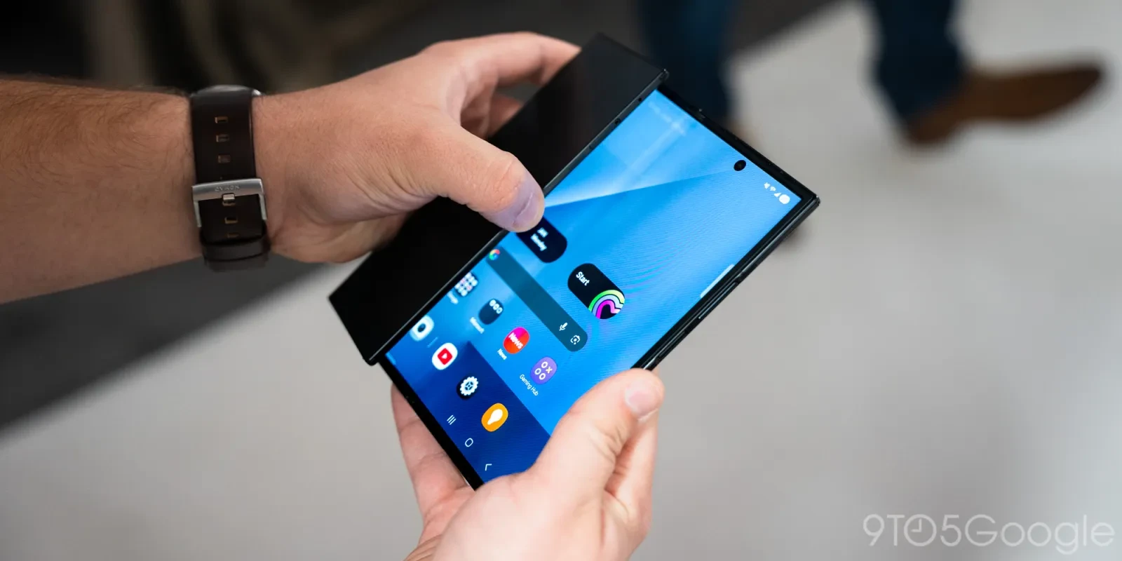 iPhone Duo Has Samsung Rethinking the TriFold 2 Timeline