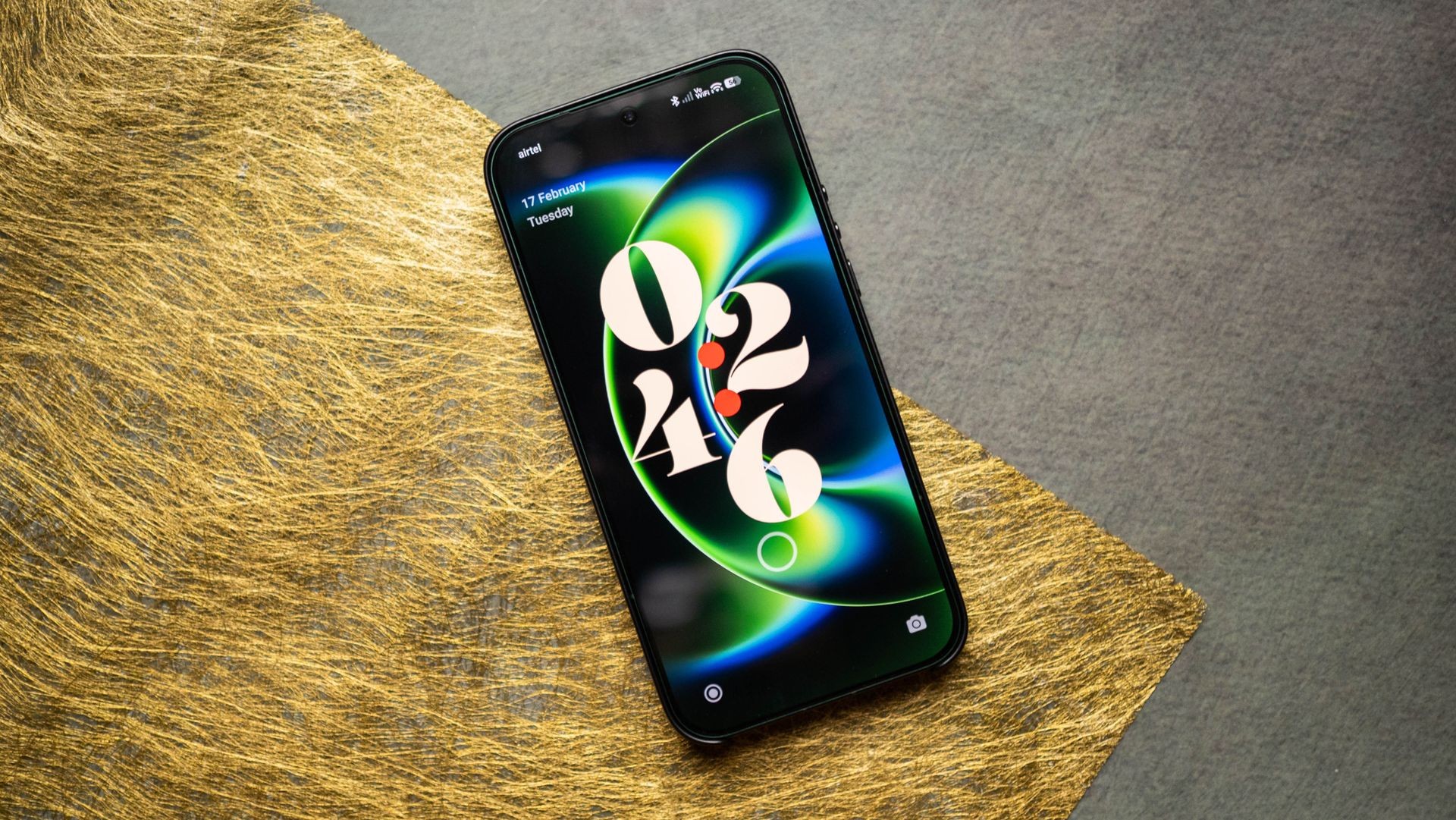 Xiaomi 18 Pro's Privacy Display Goes Further Than Samsung