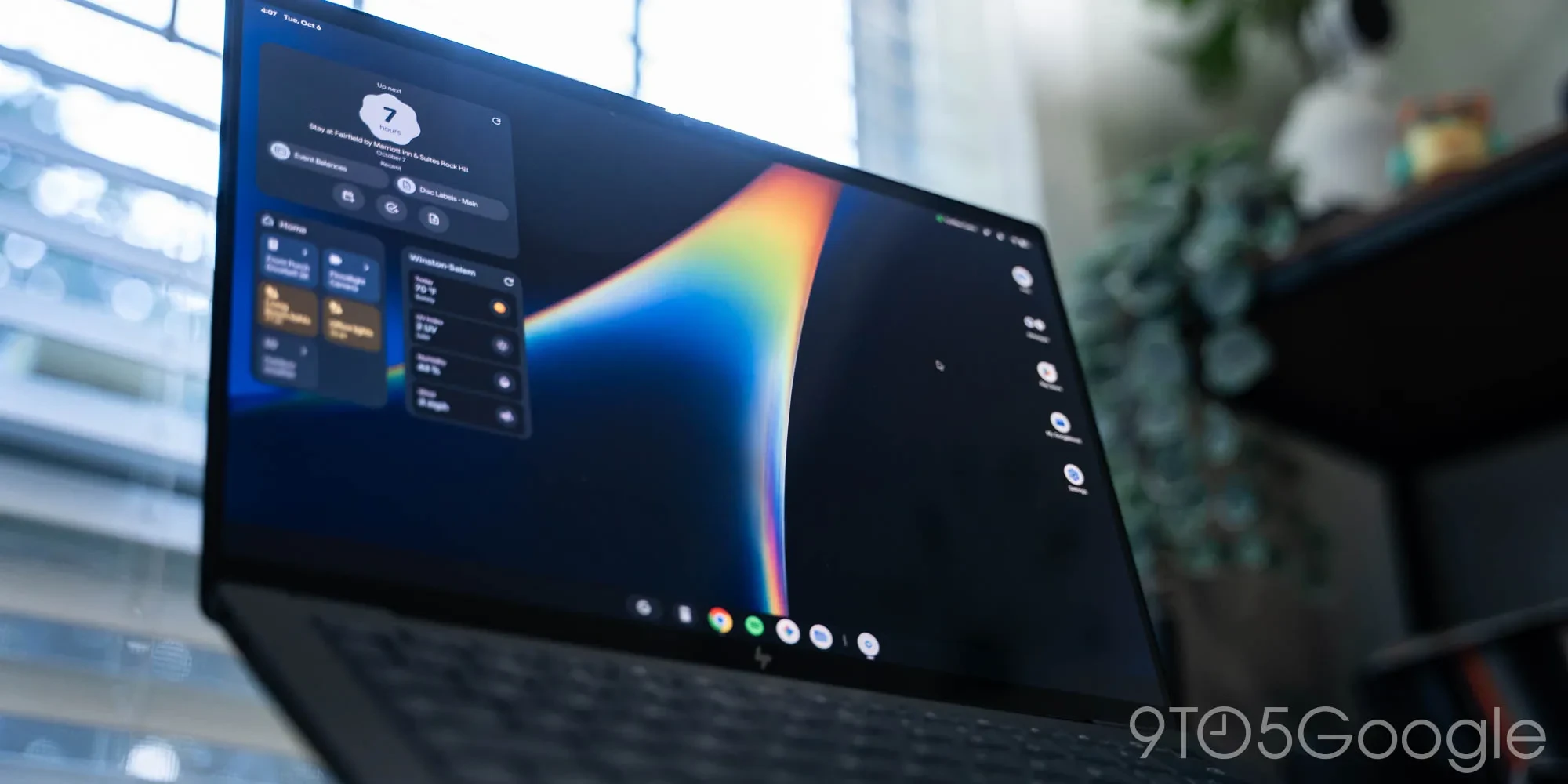 Googlebook Reviews Land; 10-Year Update Promise Questioned