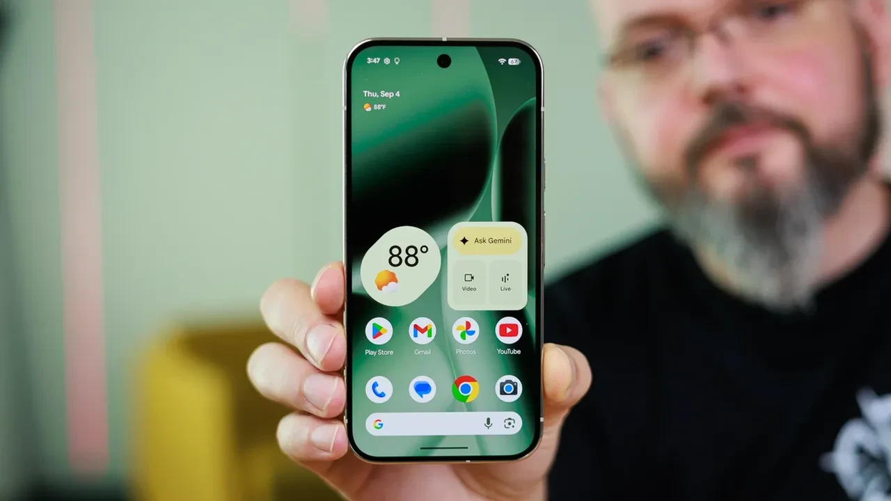 Pixel 10 Owners Report Quiet Mic Audio in Third-Party Apps