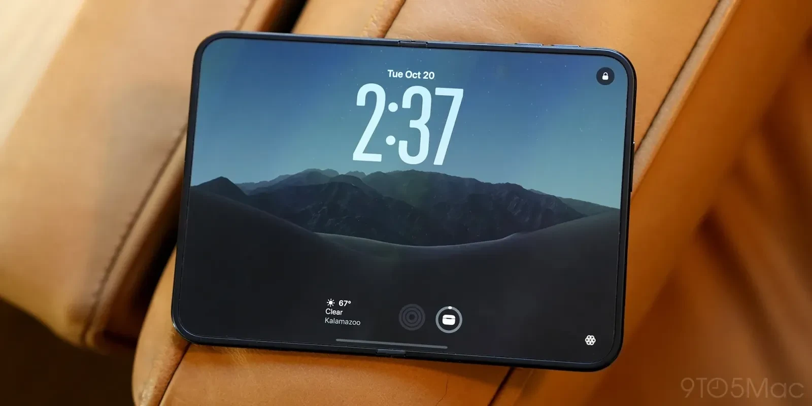 iPhone Duo Reviews: Great Hinge, 254g, No Face ID
